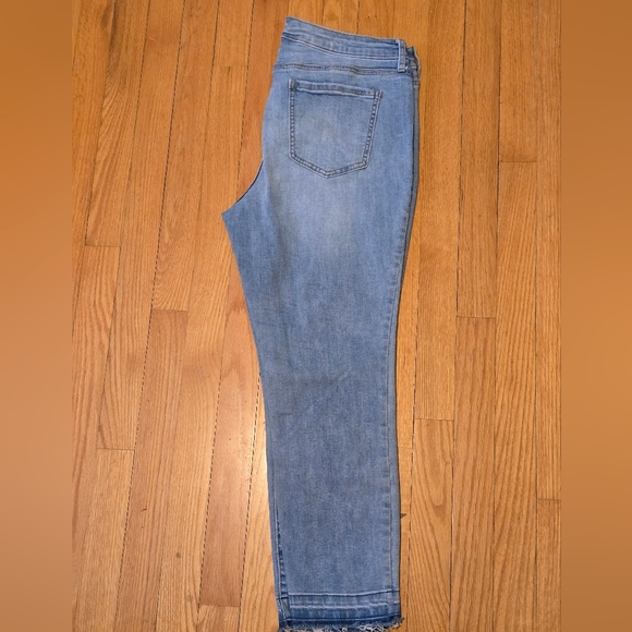 Wonderly Denim - Wanderly Classic Cropped  Blue Women's Jeans 12R